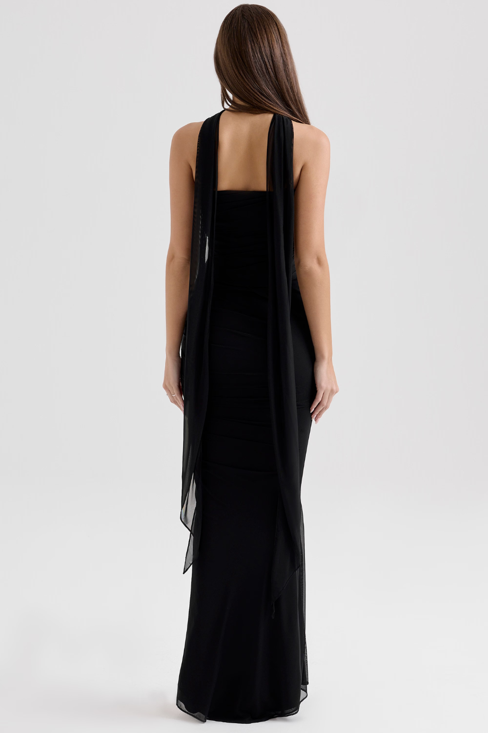 Crimson Drape Choker Detaylı Uzun Elbise