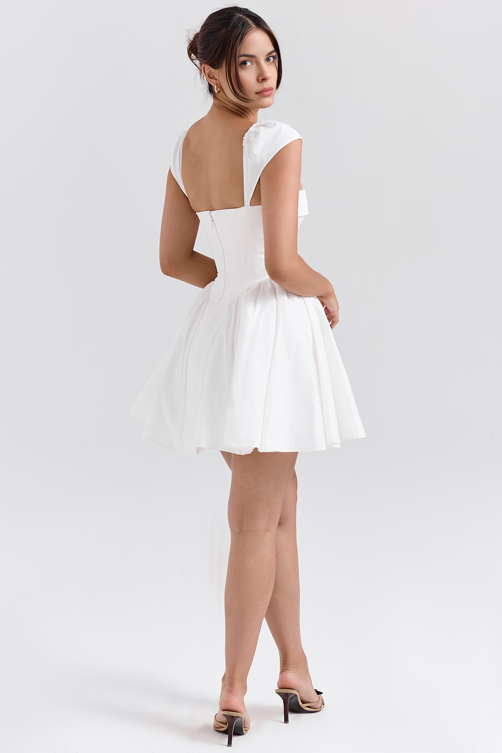Regal Allure Kare Yaka Mini Elbise